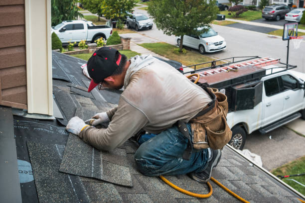 Professional Emergency Roof Repair technician working in Eunice, NM